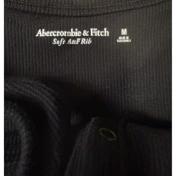 5 ABERCROMBIE & FITCH A&F - 1 Soft Rib & 4 Essentials Scoop Tank Shirts - Medium - Picture 2 of 16